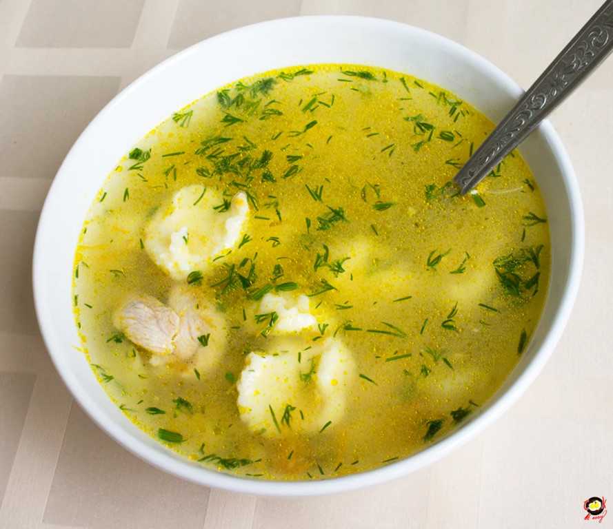 Суп с сырными клецками и шампиньонами на курином бульоне - супер кулинар