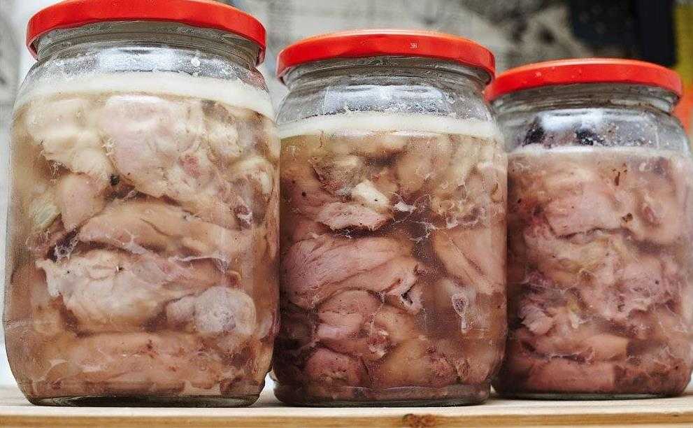 Тушенка из свинины – 5 простых и быстрых рецептов