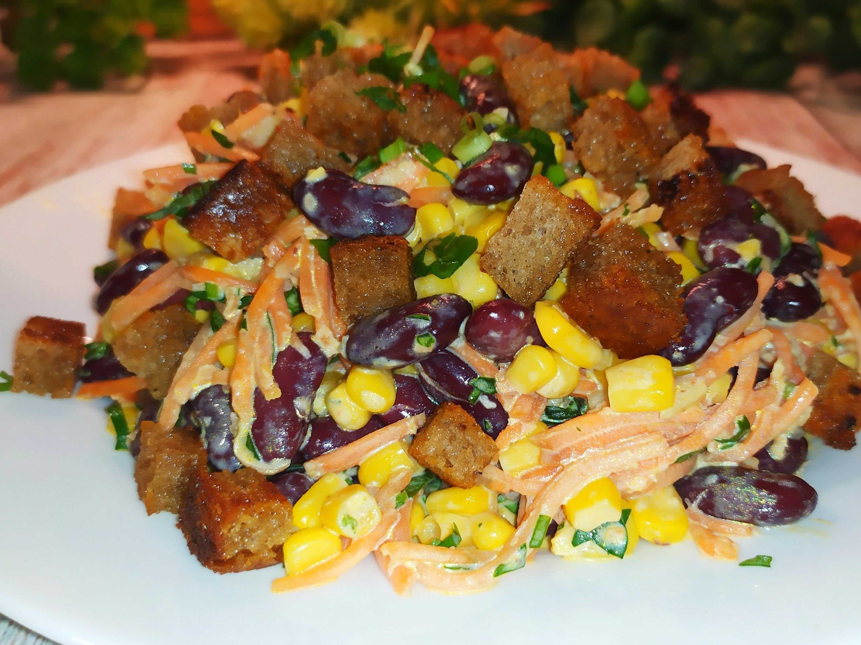 8 вкусных рецептов салата с копчёной курицей и корейской морковью
