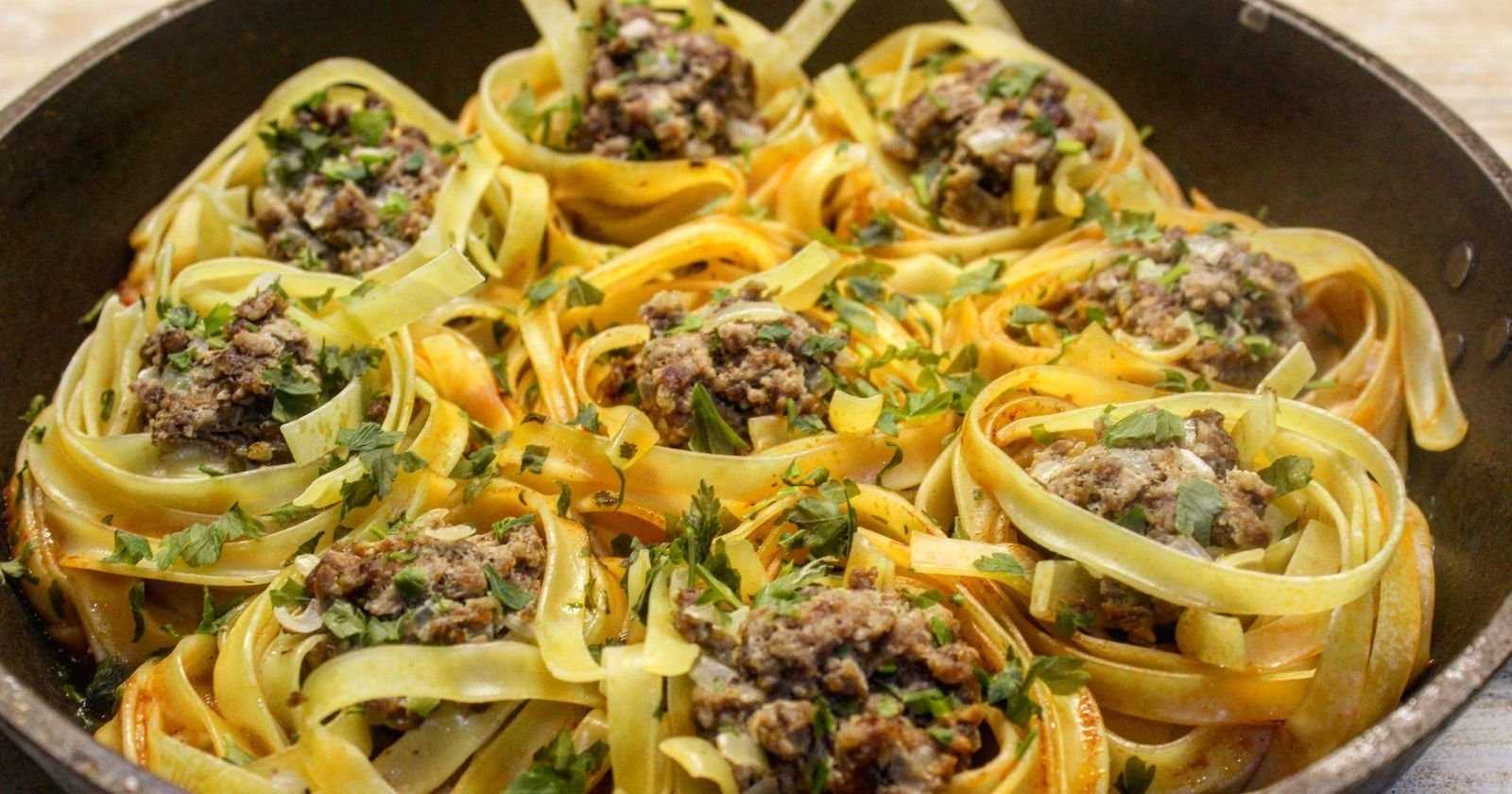Горячее из фарша: топ-10 вкусных блюд на праздничный стол и на каждый день с фото