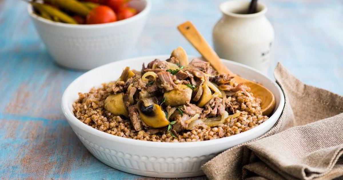 В мультиварке получается вкусная гречневая каша Варить ее можно рассыпчатую на воде, на молоке Добавить мясо, лук, грибы