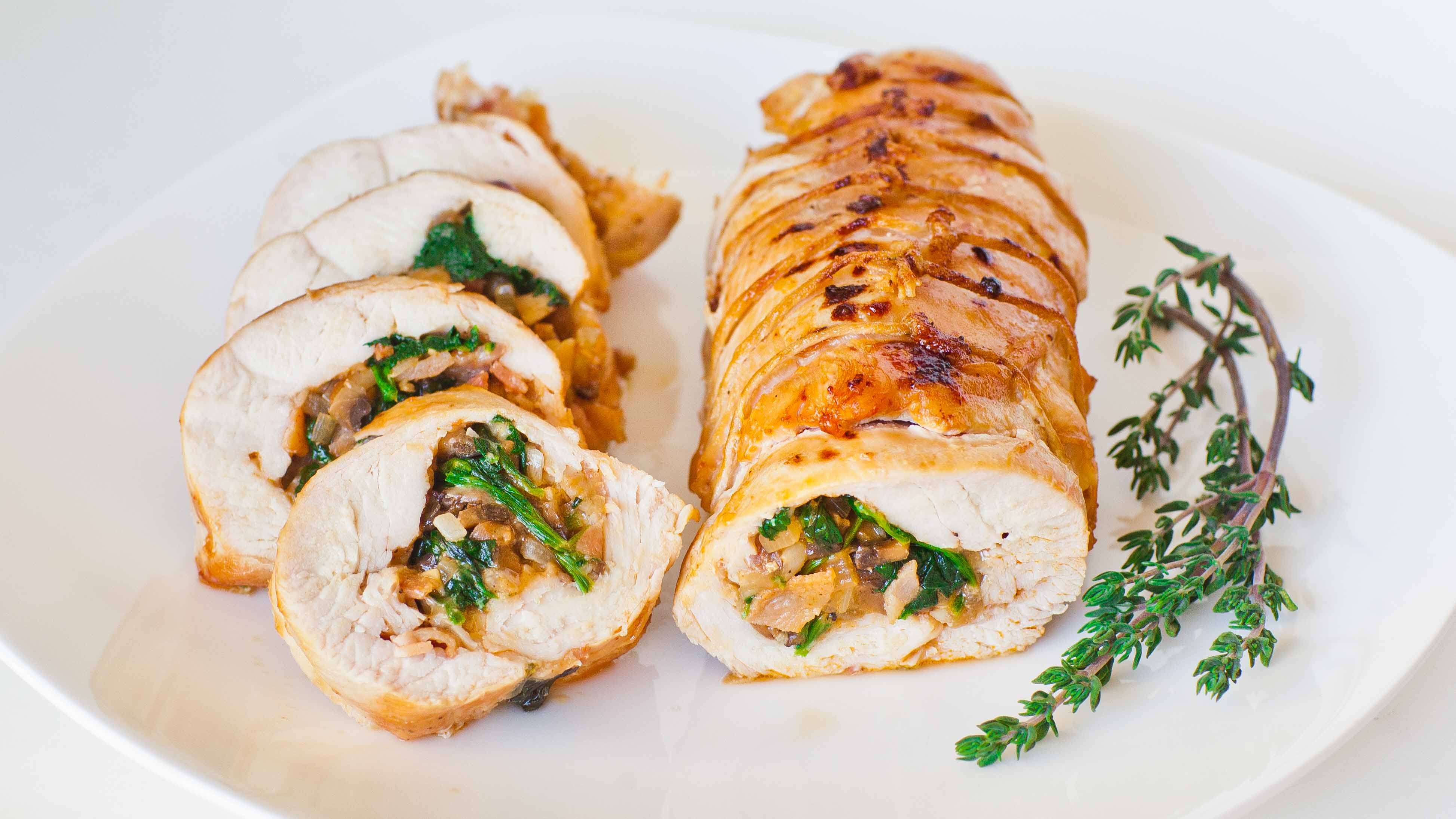 Куриные рулетики с начинкой – 10 вкусных рецептов приготовления в духовке и на сковороде