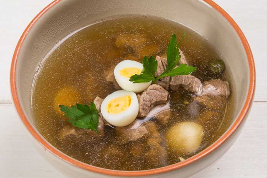 Как сварить бульон По умению варить вкусный, прозрачный, ароматный бульон оценивается мастерство повараЭто - основа для любого супа Диетический бульон