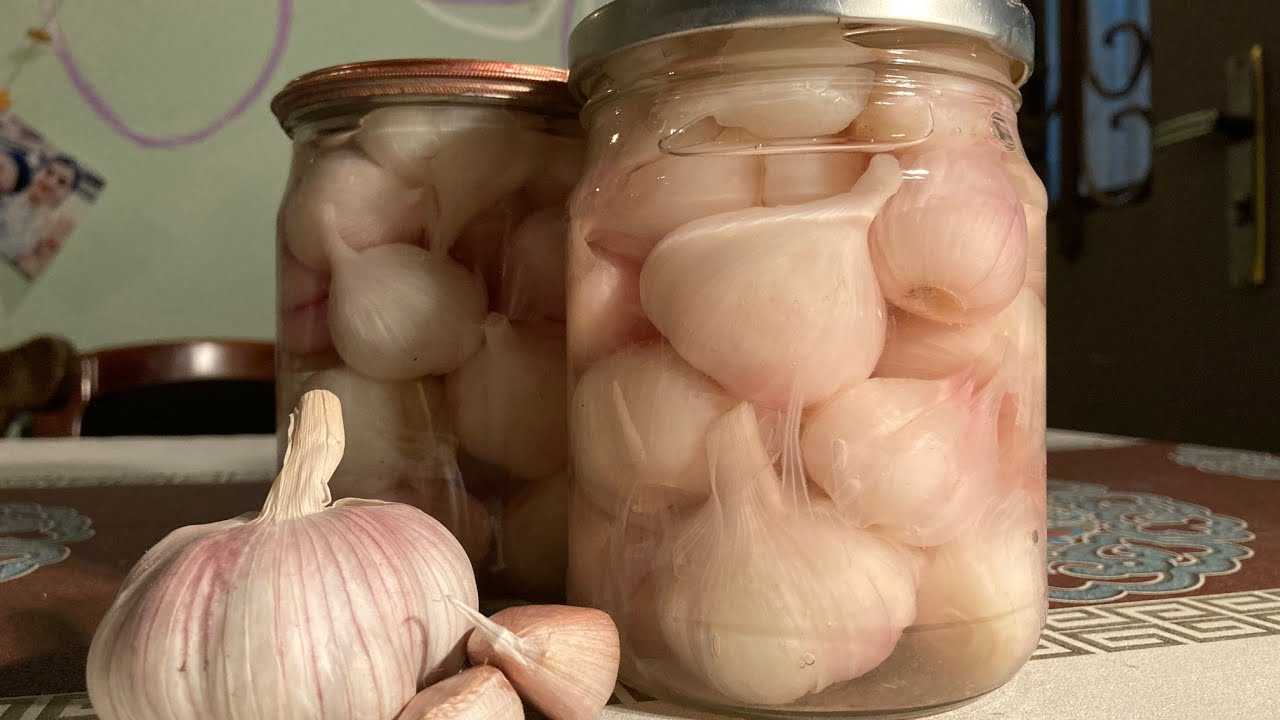 Маринованный чеснок целыми головками рецепт на зиму