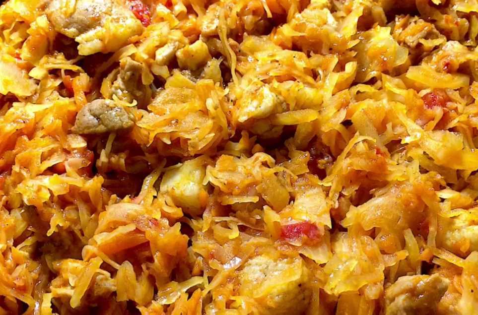 Бигос или как многие его называют бигус - блюдо из квашеной капусты с мясом: свинина, говядина, куриное мясо