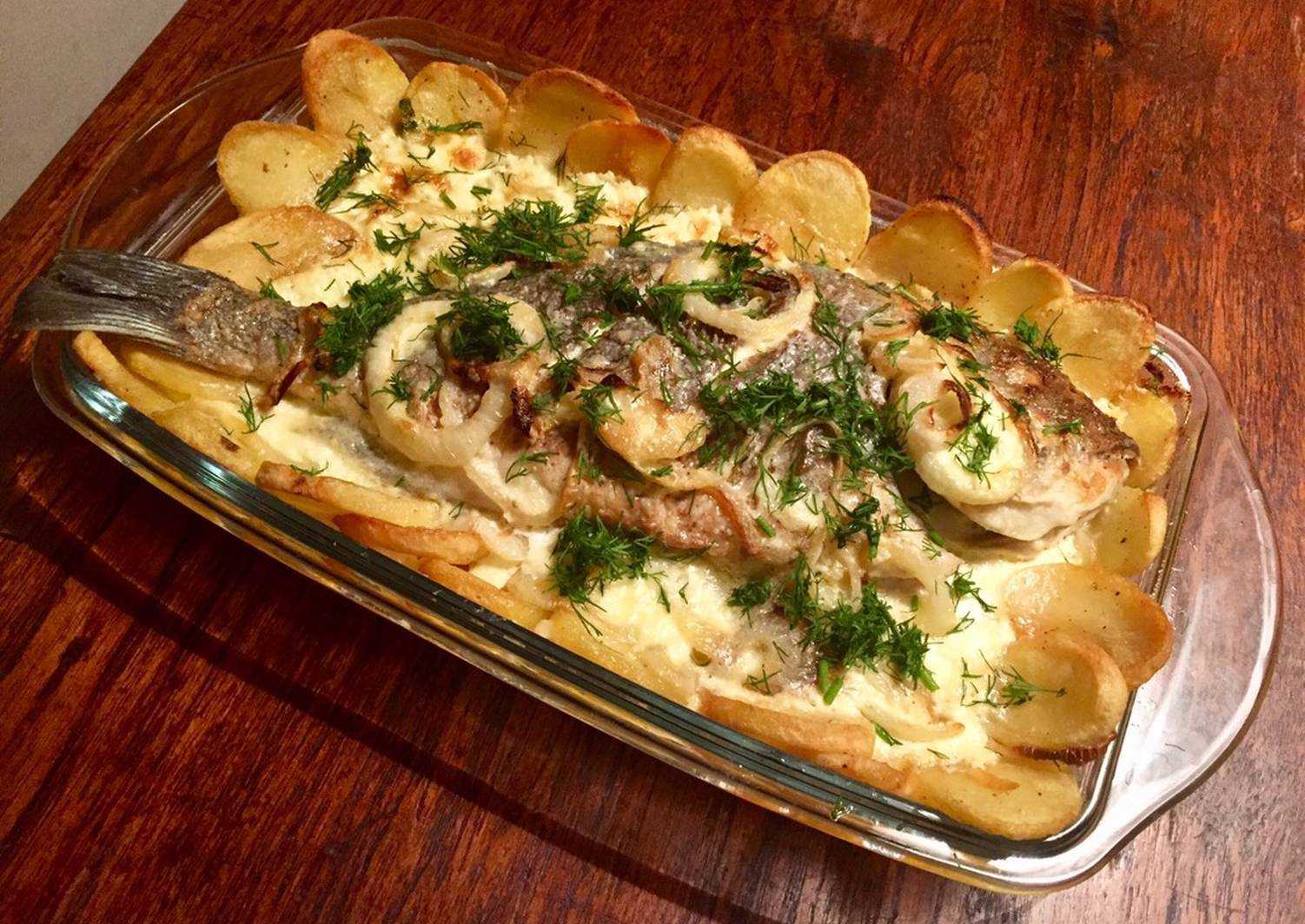 Караси, жаренные на сковороде в сметане — вкусно и почти без костей