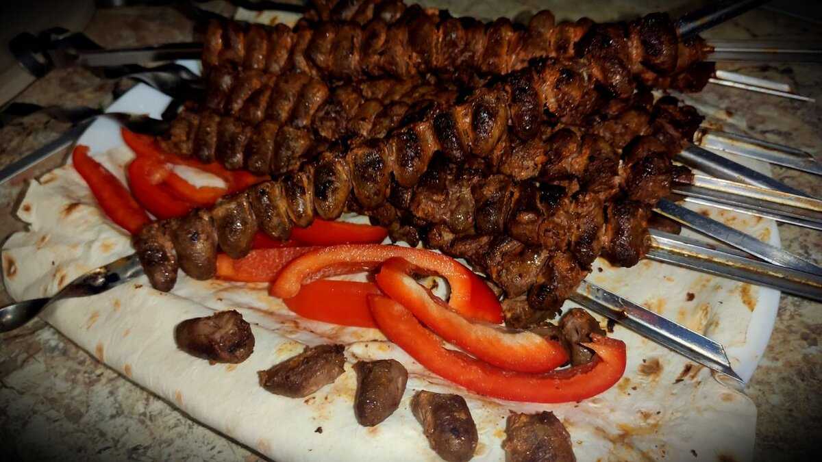 Шашлык из куриных сердечек – приготовление на шпажках по фото рецепту