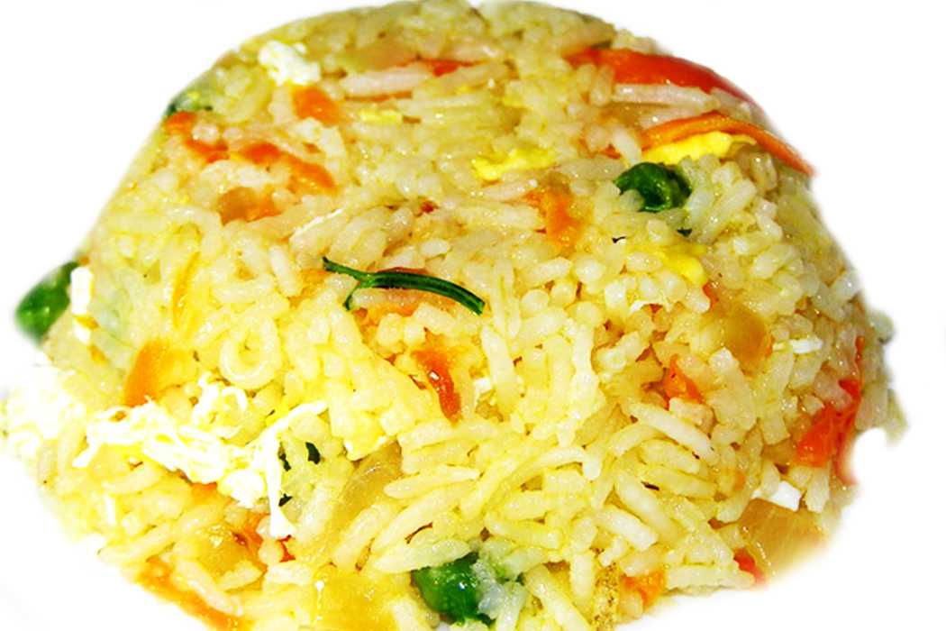 Рецепт вкусного риса с овощами. Рис припущенный. Рис с пассированными овощами. Рис с овощами на гарнир. Рис с тушеными овощами.