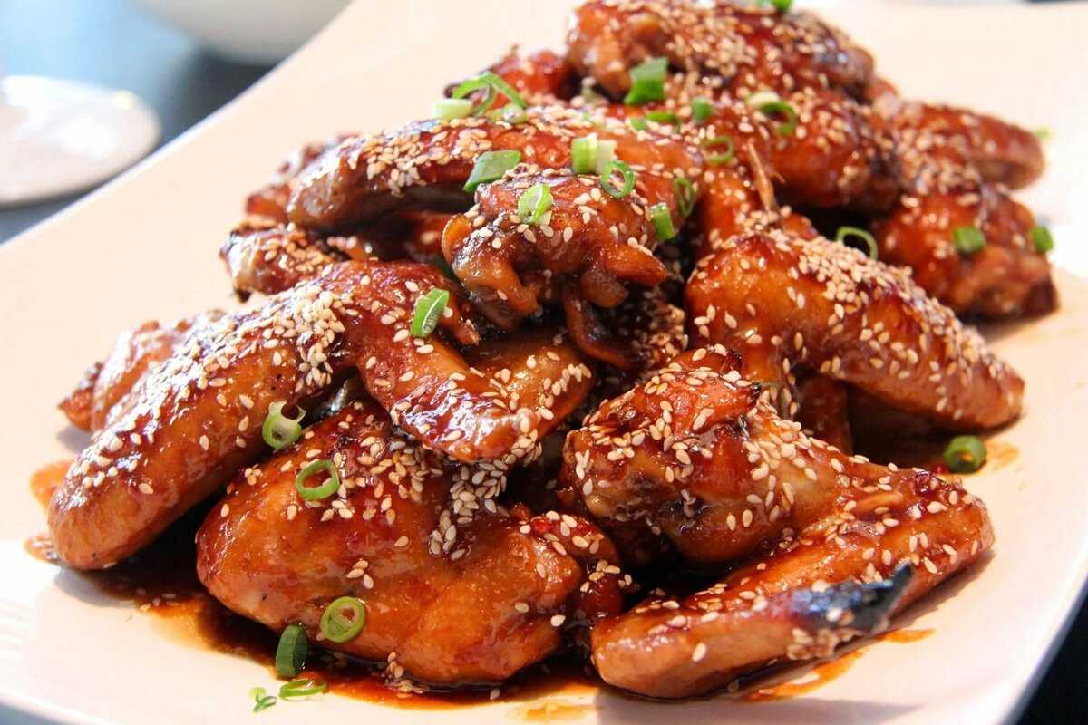 12 рецептов нежных куриных крылышек на сковороде