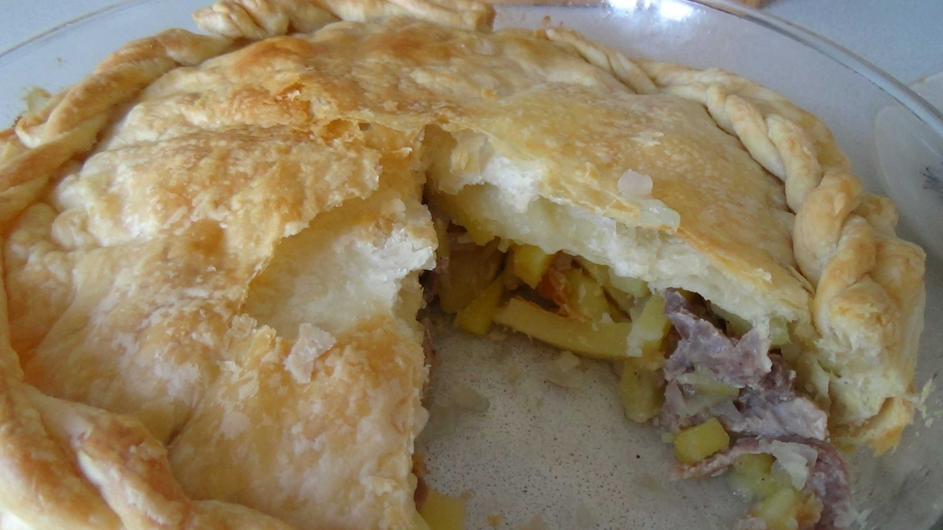 Курник из слоеного теста на праздничном столе: добавь курицу и картошку! как приготовить курник с курицей и картошкой из слоеного теста - автор екатерина данилова - журнал женское мнение
