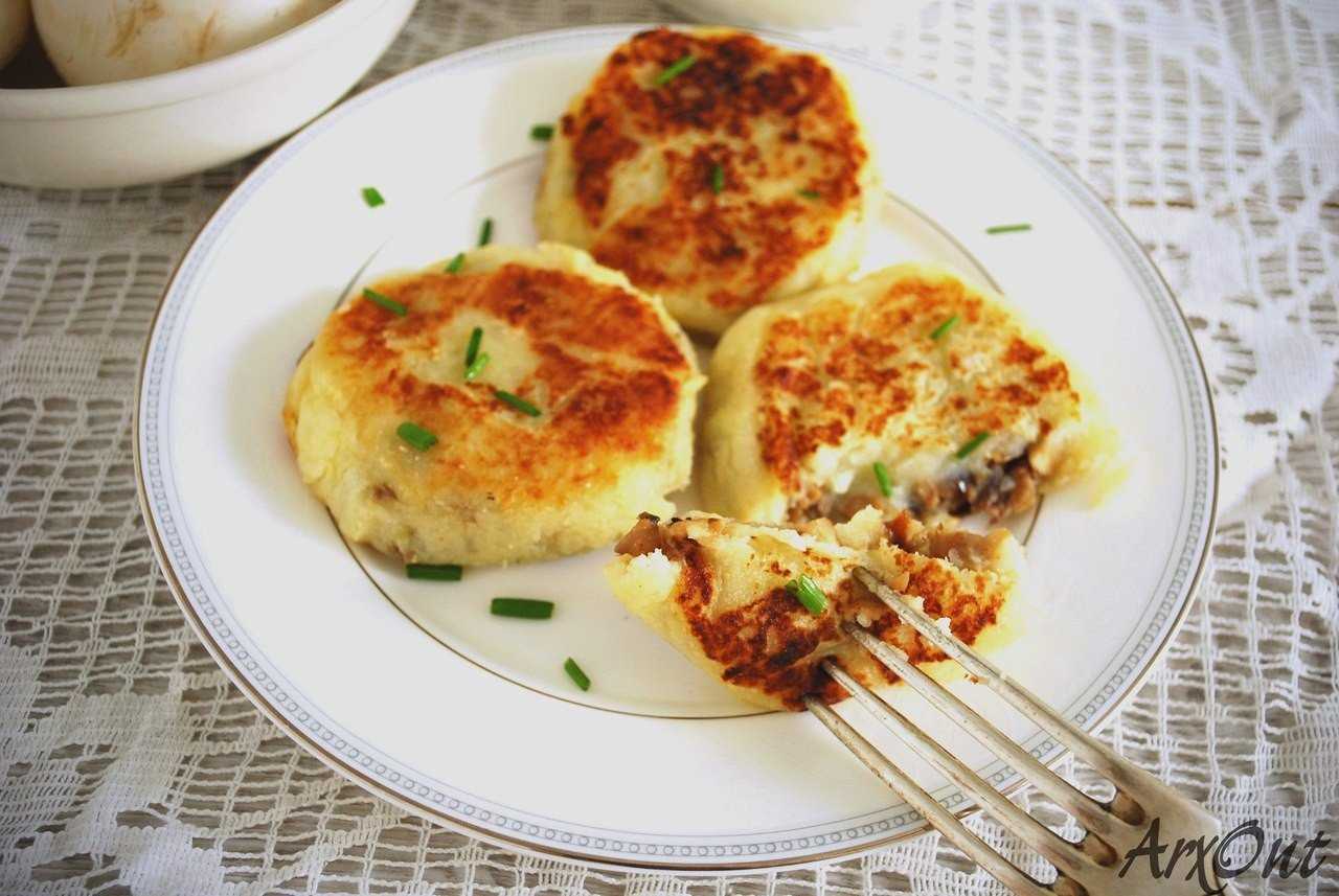 Зразы картофельные с мясом и грибами