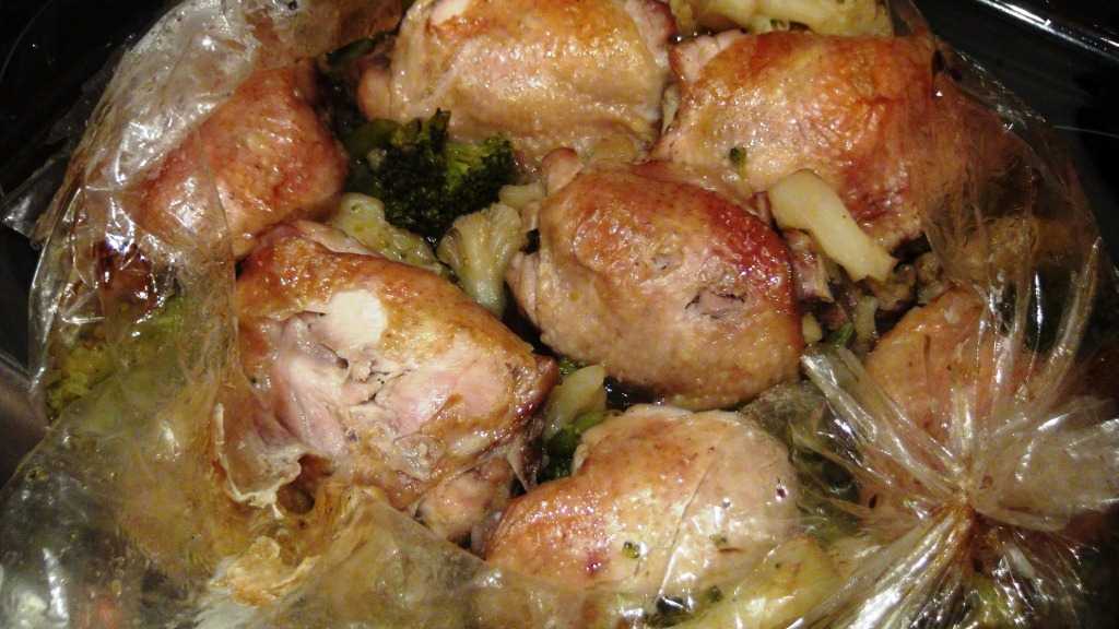 Куриные бедра в духовке с хрустящей корочкой — вкусные рецепты