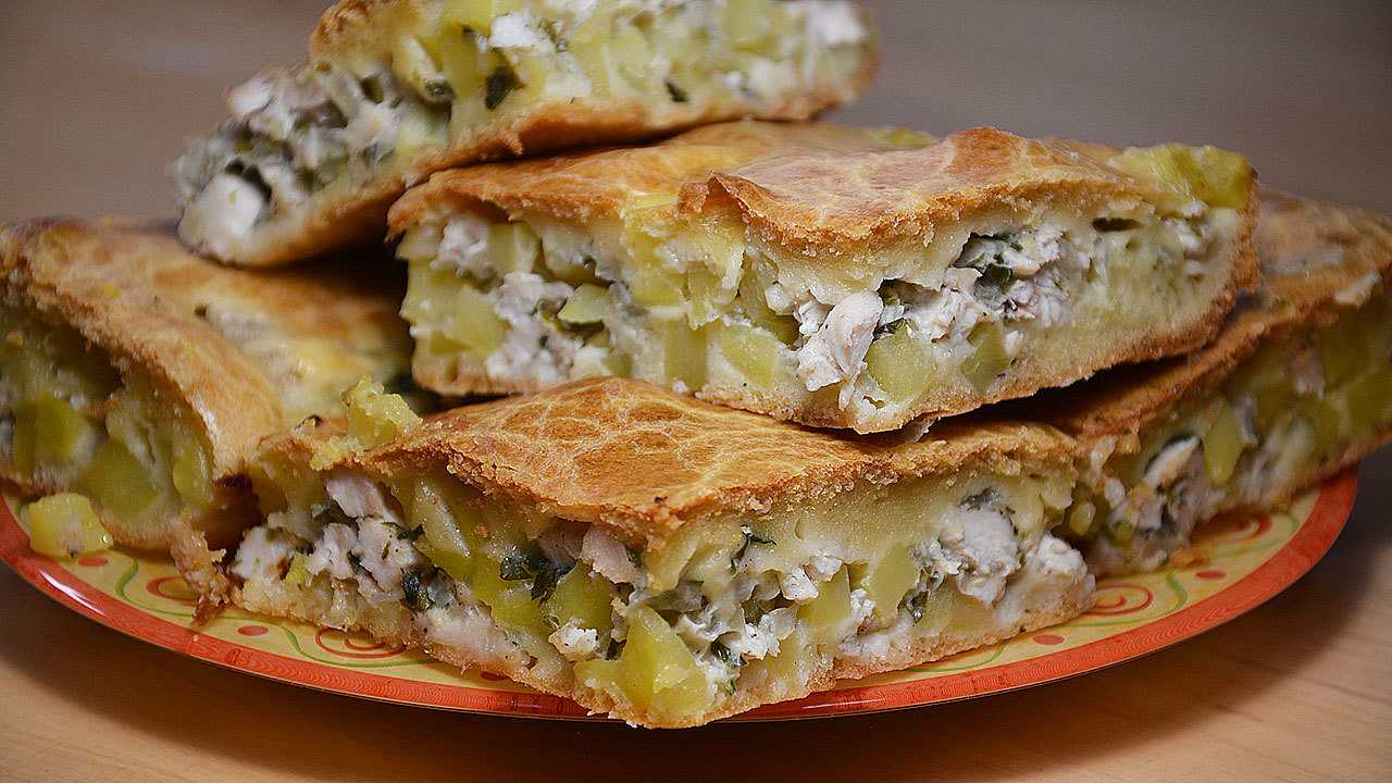 Курник на кефире - 6 рецептов с курицей и картошкой, фото