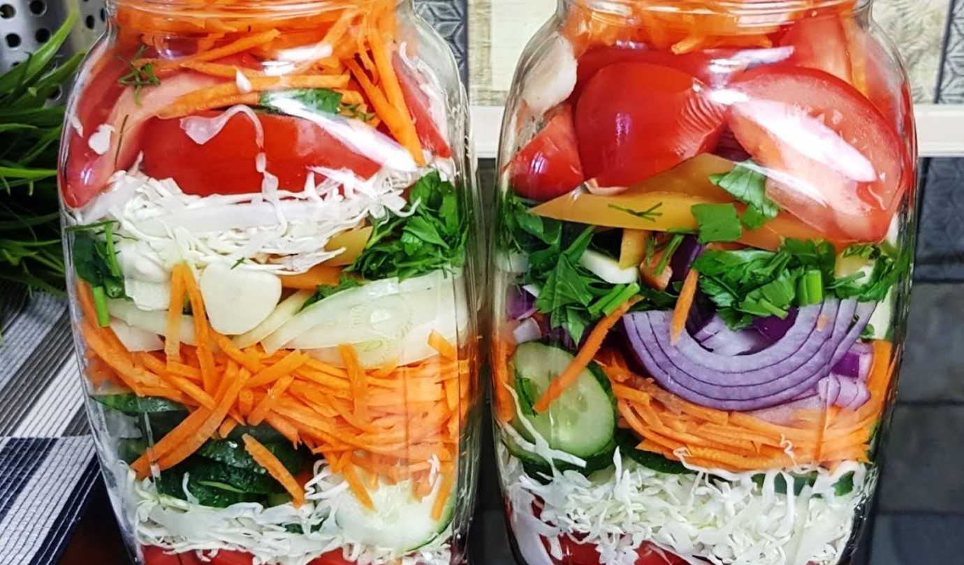 Салат из огурцов и болгарского перца на зиму: рецепты с фото