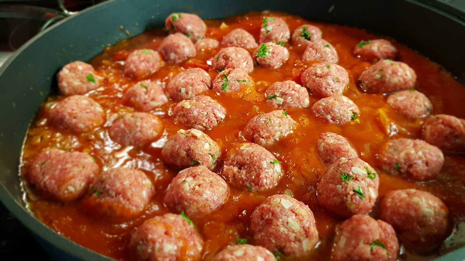 Очень вкусные и нежные тефтели из фарша с рисом
