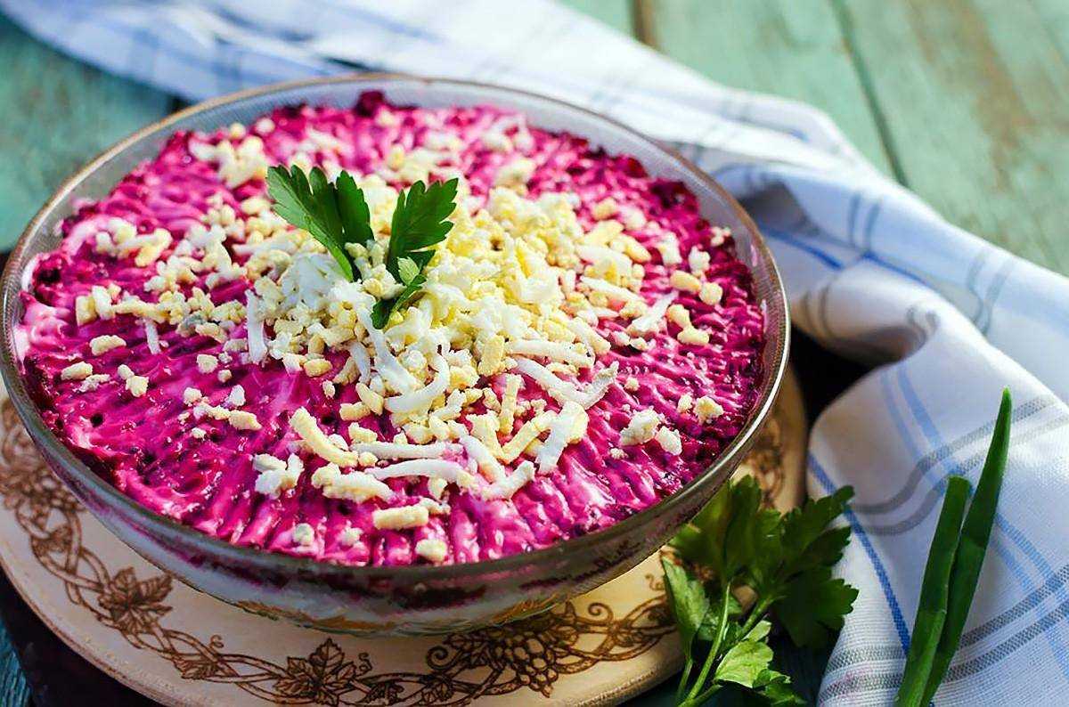 Три салата из свеклы с черносливом, грецкими орехами и..