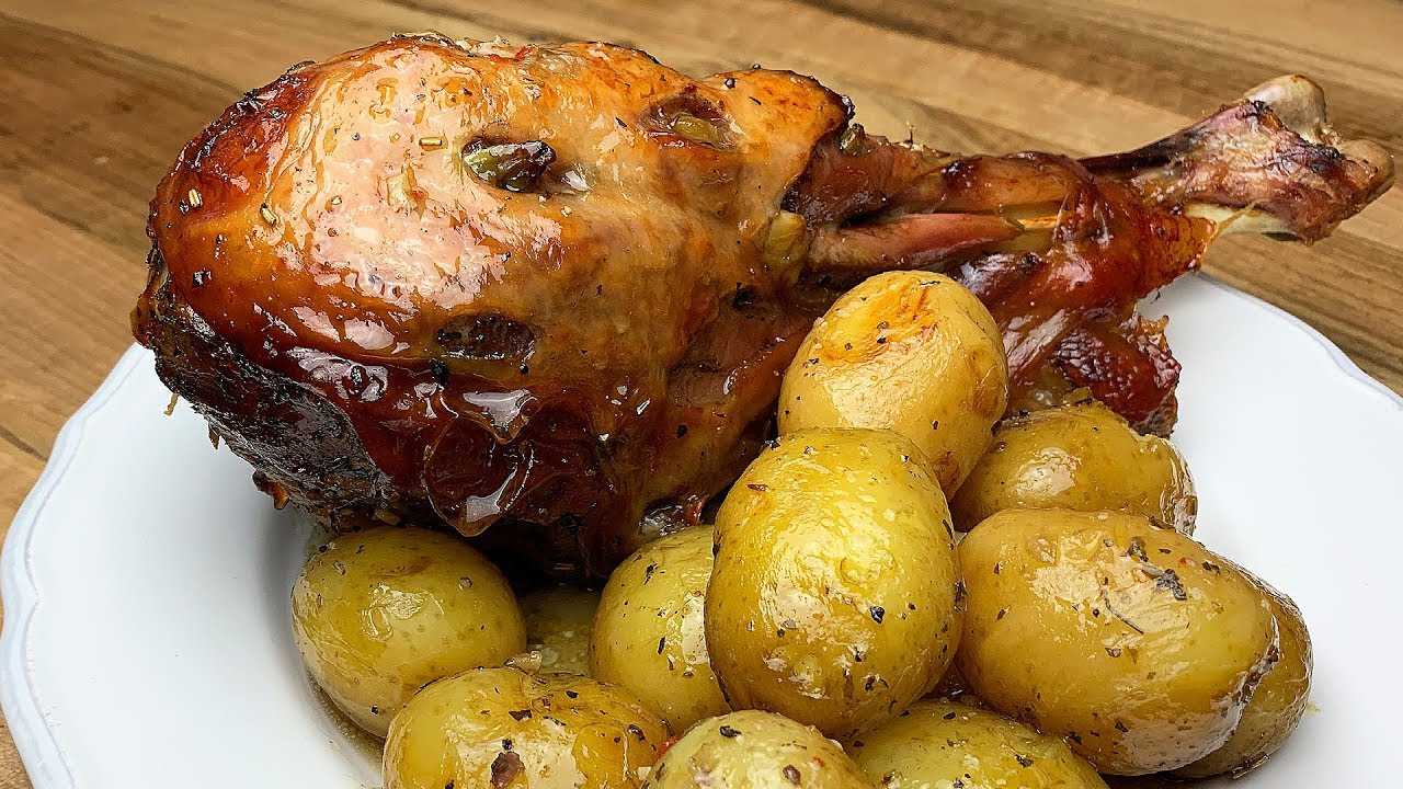 Стейки из индейки с картошкой в фольге в духовке - 10 пошаговых фото в рецепте