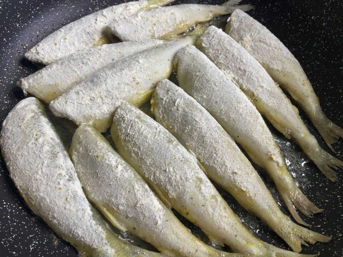Как приготовить жареную корюшку на сковороде