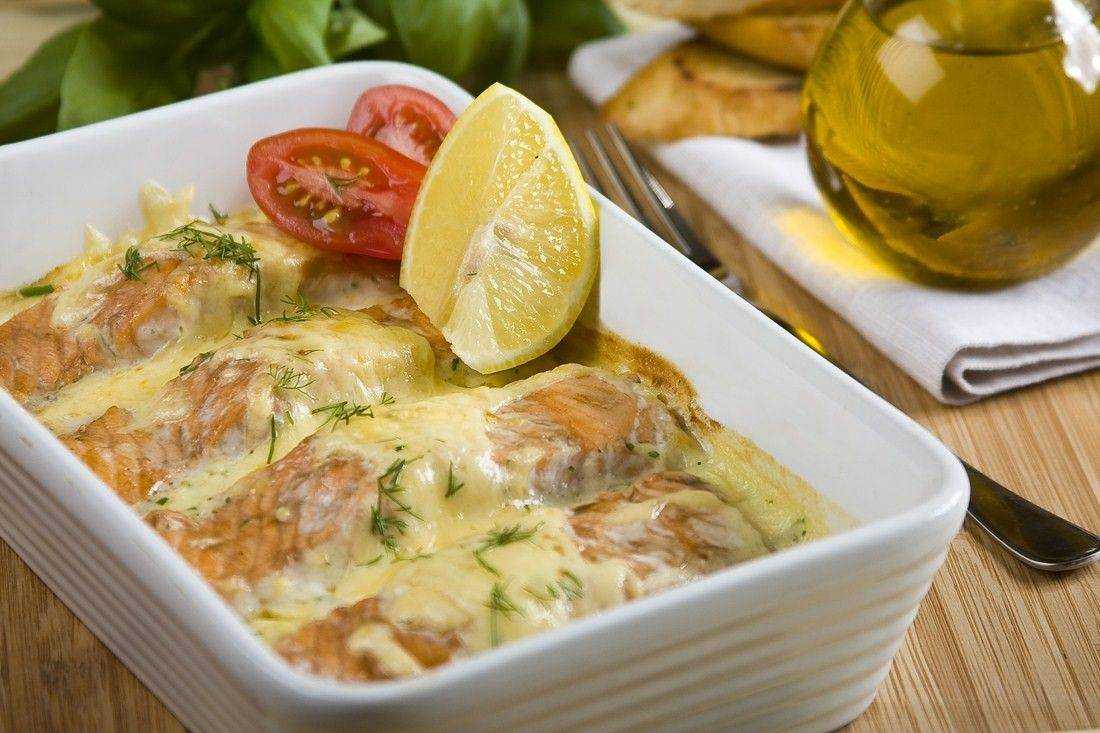 Как приготовить горбушу в духовке сочной и мягкой со сметаной
