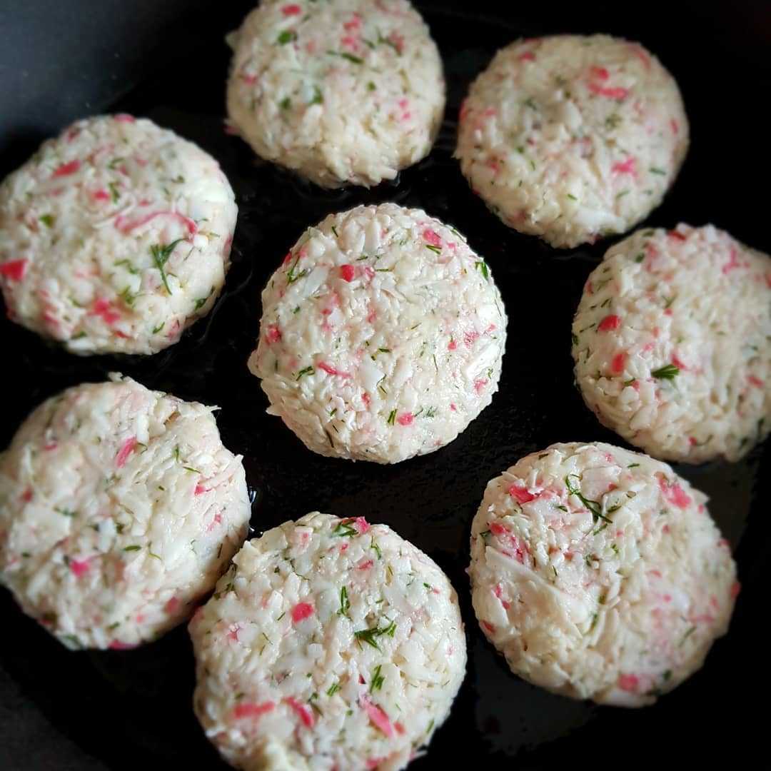 Крабовые котлеты с сыром в духовке