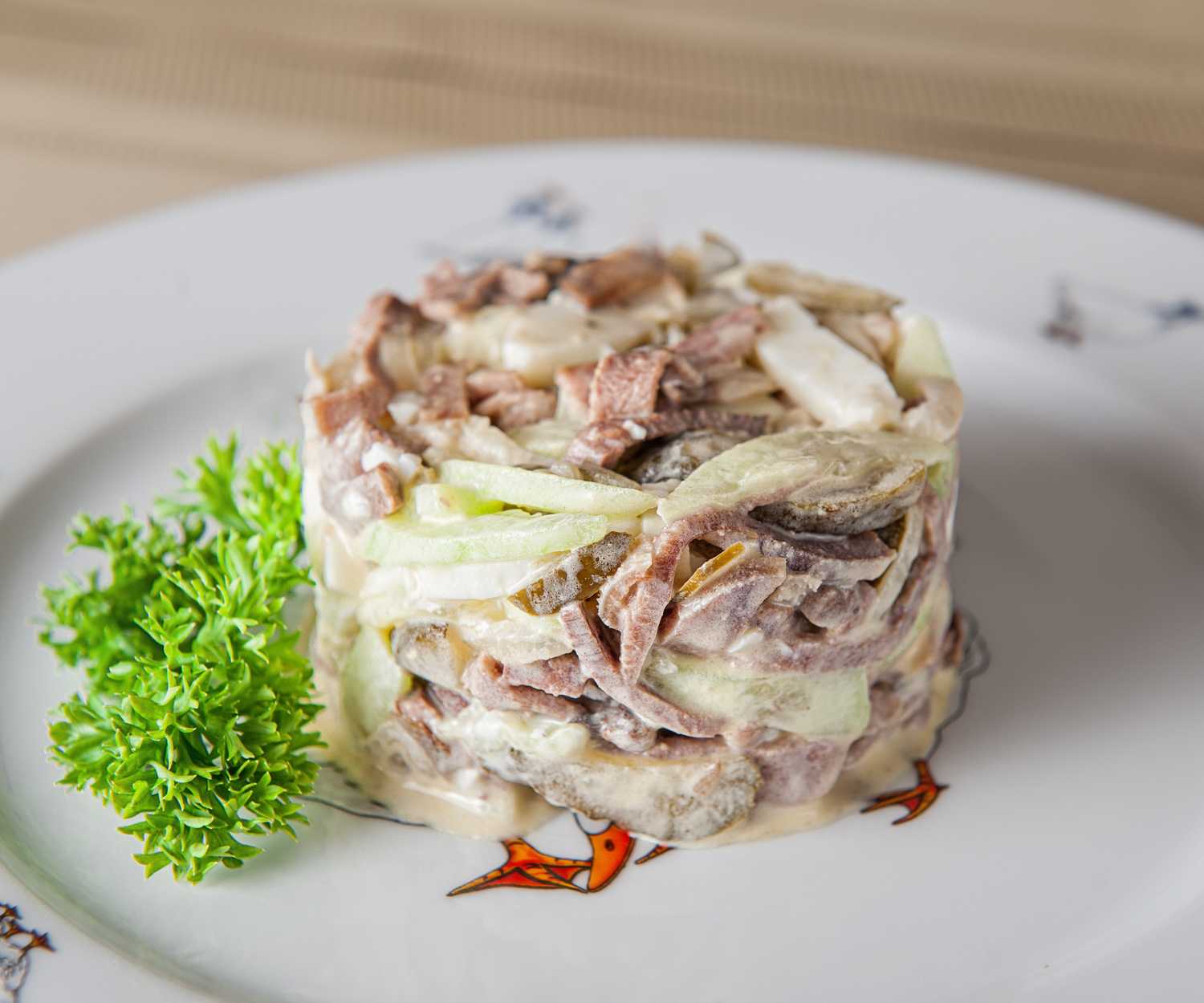 Салат с языком и маринованными огурцами - 7 пошаговых фото в рецепте