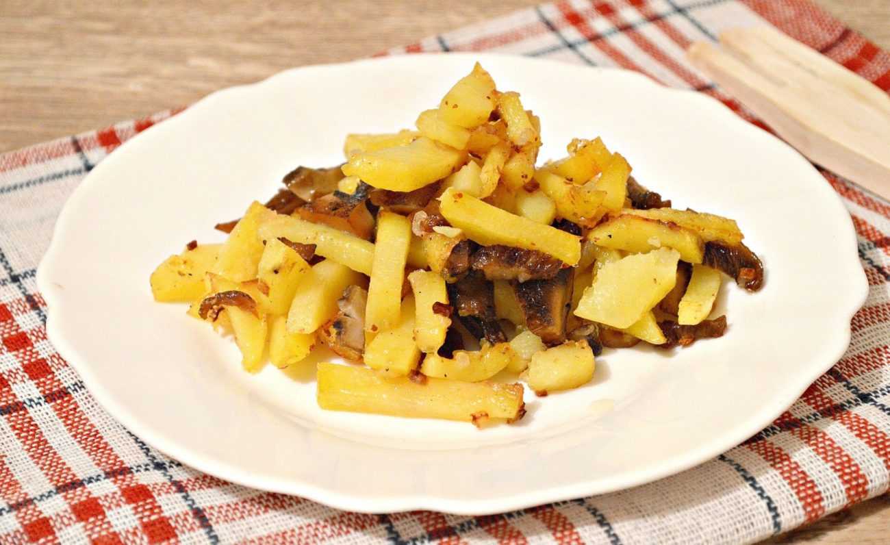 Картошка с грибами на сковороде: фото, пошаговые рецепты, как приготовить вкусные блюда