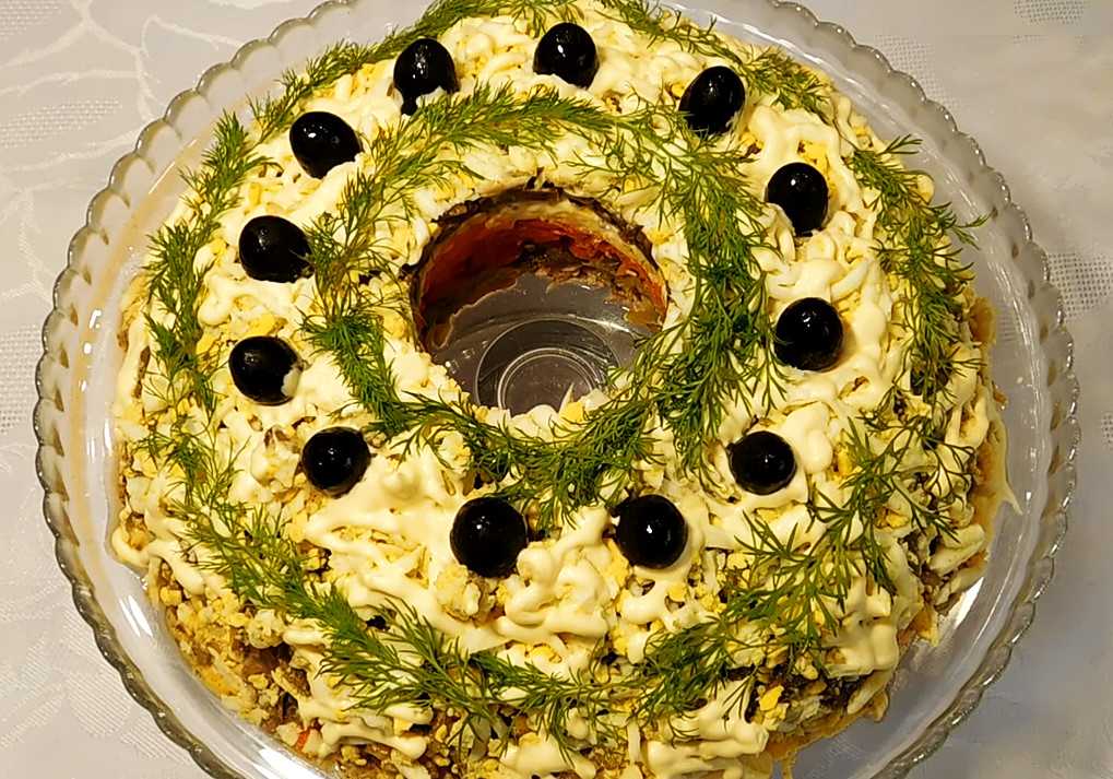 Лучшие салаты с языком: топ 25 самых вкусных и простых салатов со свиным и говяжьим языком с пошаговыми фото и видео рецептами | qulady