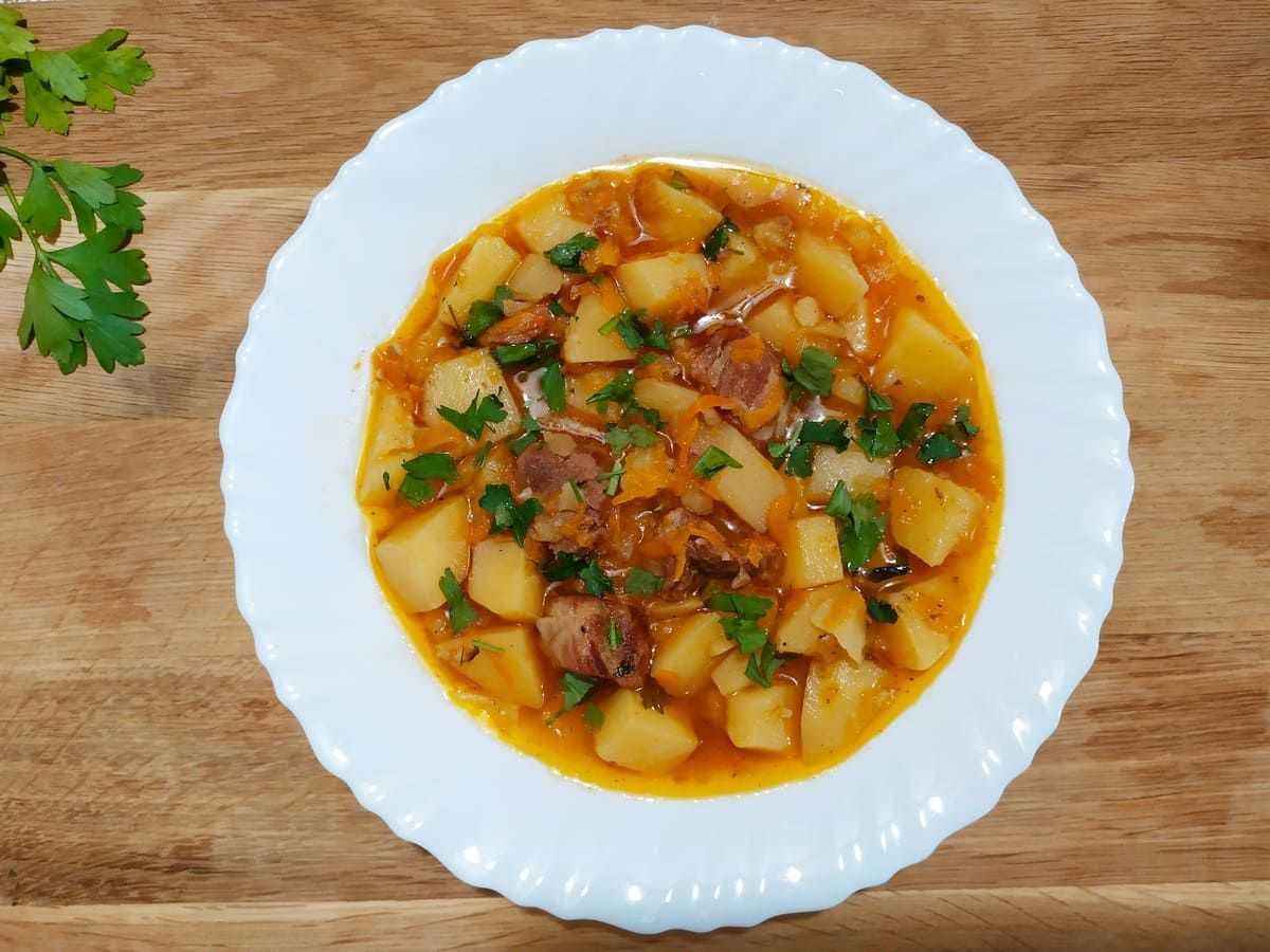 Картошка, тушёная в кастрюле с мясом — рецепты вкусного блюда