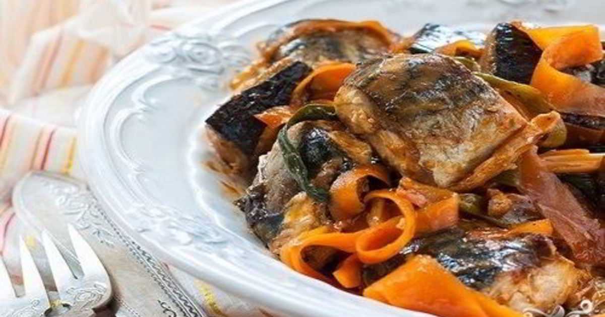 Скумбрия в томатном соусе – 9 рецептов