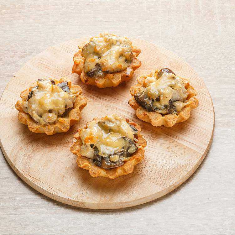 Жюльен с грибами, сыром, курицей и луком – проверенный рецепт