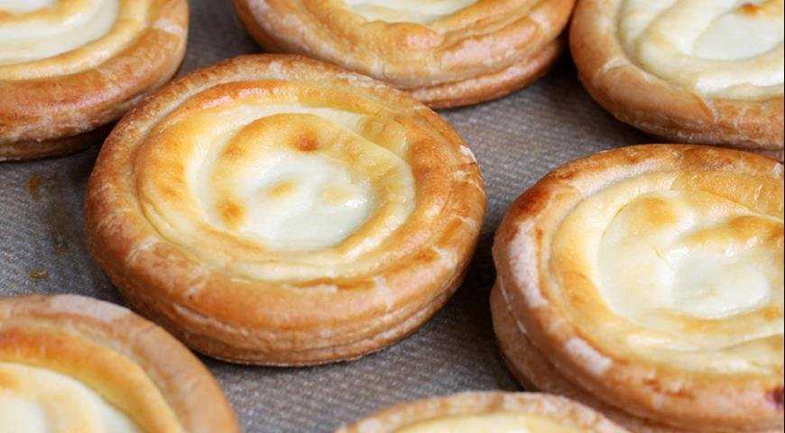 Творожная ватрушка: 5 вкуснейших вариантов блюда