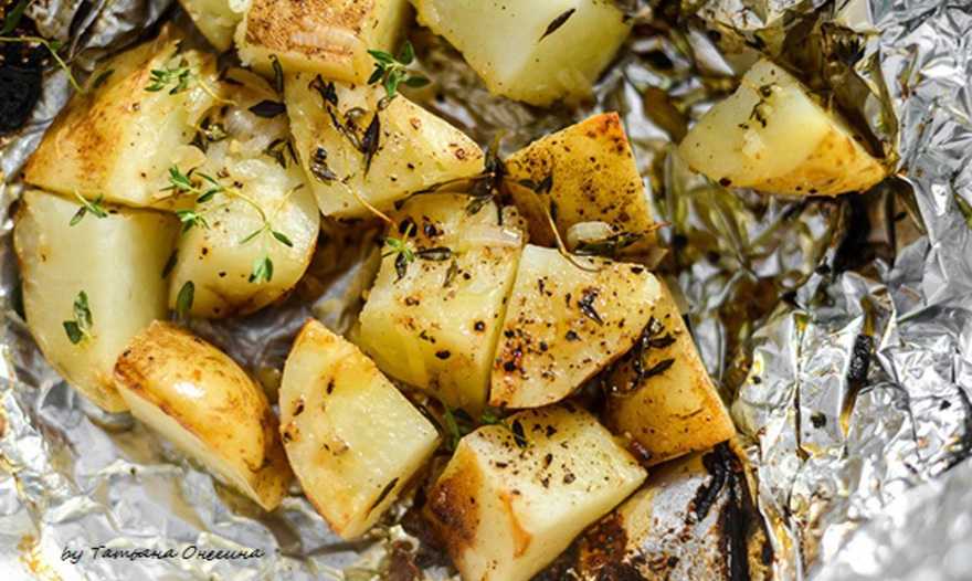10 рецептов самой вкусной картошки на мангале