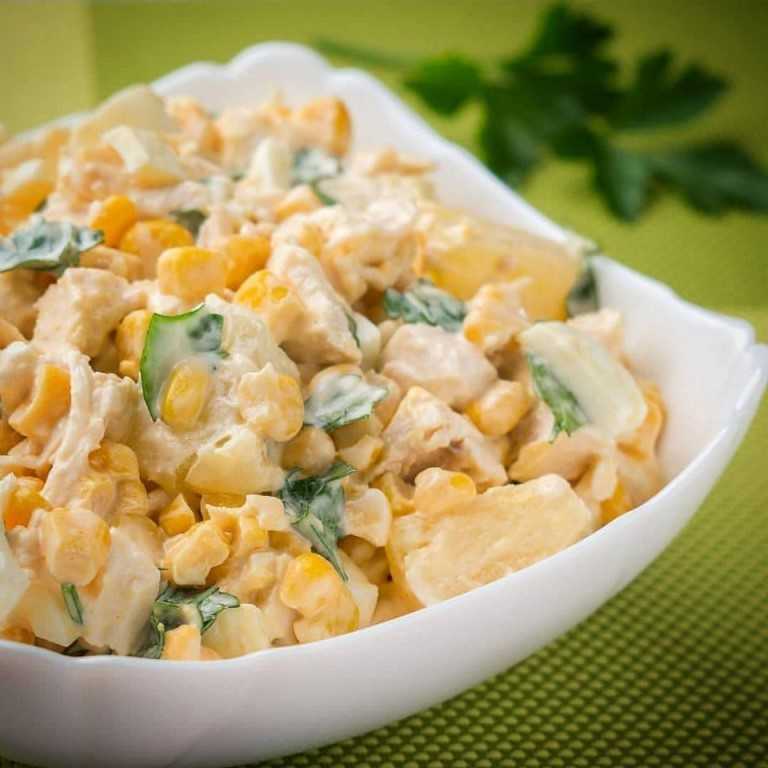 20 быстрых салатов с копченой курицей и корейской морковью
