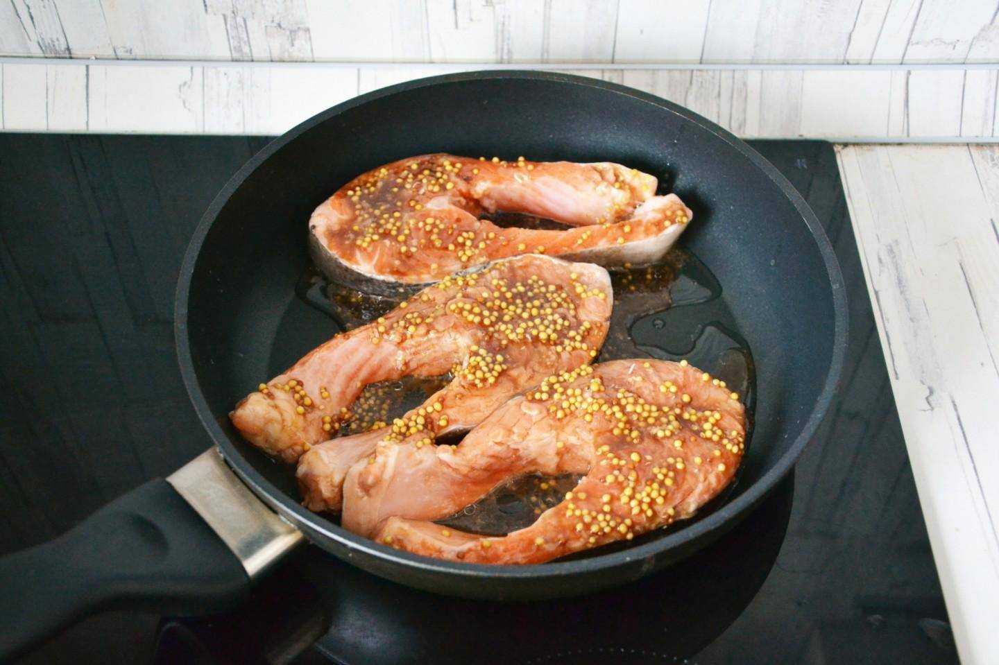 Как вкусно приготовить форель в духовке и на сковороде