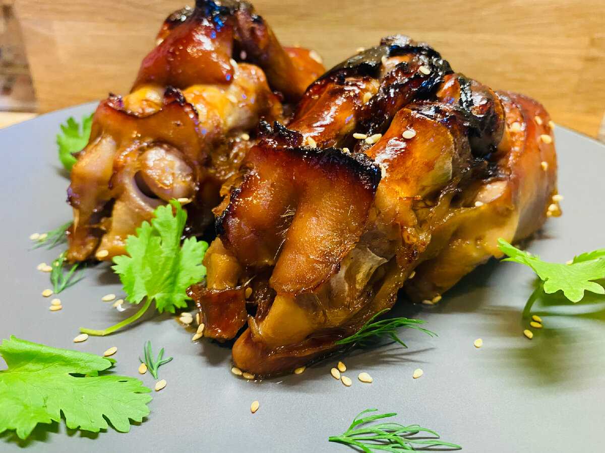 Как вкусно и правильно приготовить свиные ножки – рецепты с фото, как варить, запеченные в духовке, по-армянски, целиком, по-корейски, по-баварски, маринованные