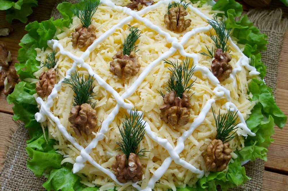 Салат с курицей и ананасами - 6 классических рецепта очень вкусного салата