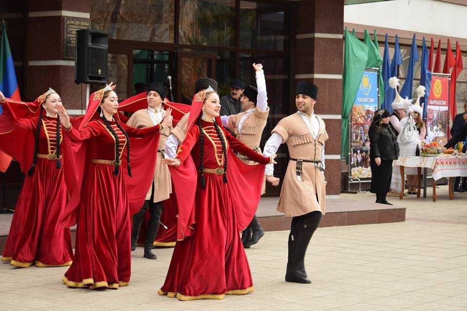 Традиции петербурга: культурные обычаи, праздники