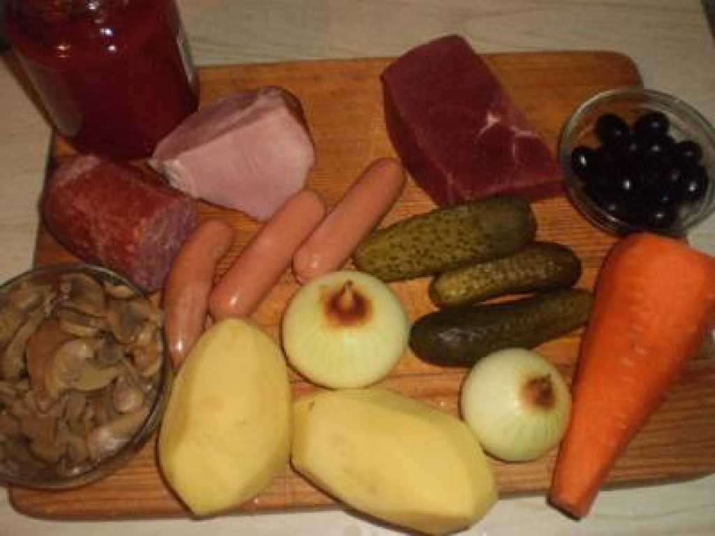 Сборная солянка – 4 рецепта классической мясной солянки приготовленной дома