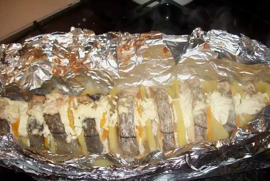 Вкусная пикша в духовке – рецепты с фото пошагово , как приготовить в фольге, сметане, с овощами, картошкой, луком, морковью, сыром, целиком, филе, кусочками