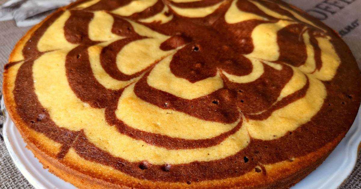 6 вкусных рецептов приготовления любимого всеми пирога, или торта Зебра Готовим на кефире, молоке, сметане и даже майонезе Выпекаем в духовке и мультиварке