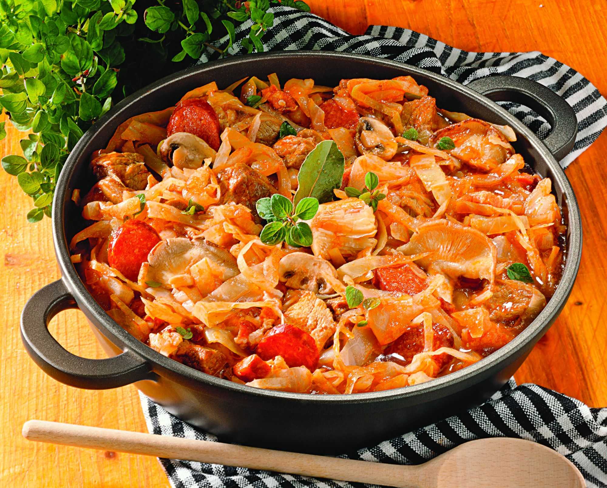 Тушеная капуста с мясом, рецепты с фото: очень вкусно и разнообразно | волшебная eда.ру