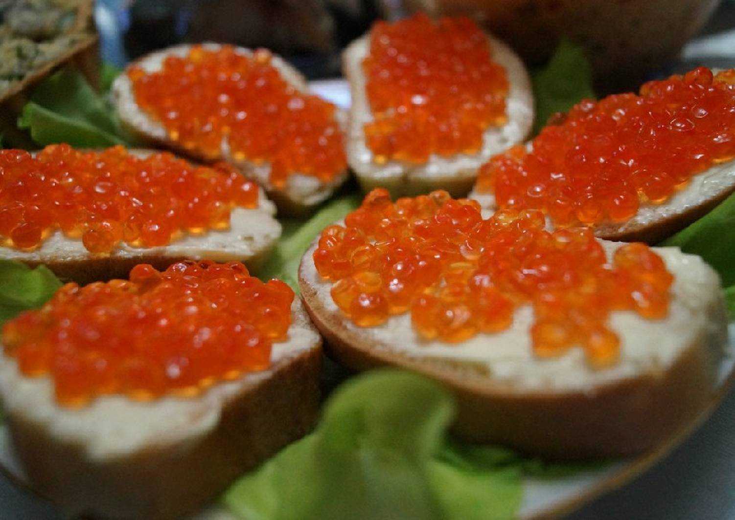 Вкусные бутерброды с красной рыбой — 10 простых рецептов на праздничный стол