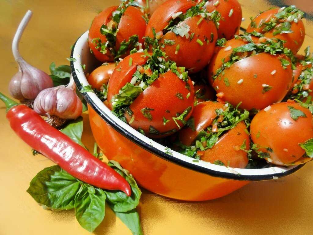 Быстрые маринованные помидоры с чесноком. Помидоры армянчики. Томаты по грузински. Малосольные Бакинские помидоры. Армянские помидоры быстрого приготовления.