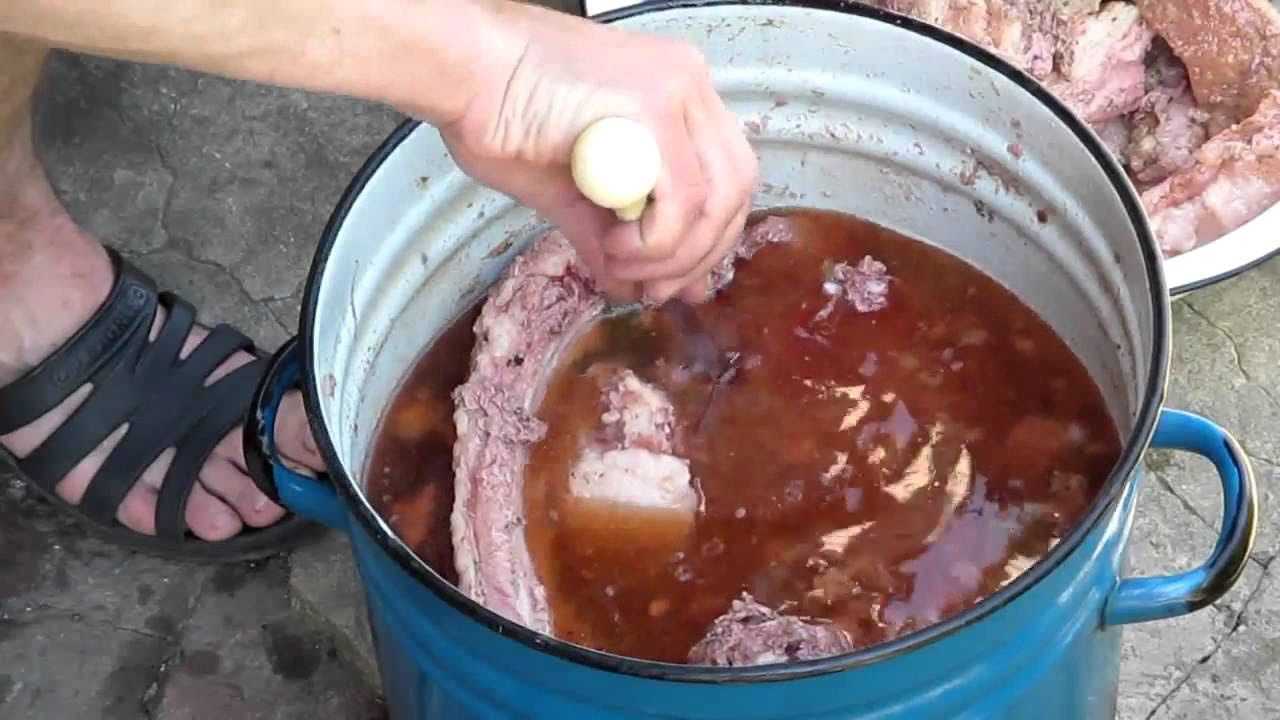 Как замариновать мясо для копчения, как его засолить