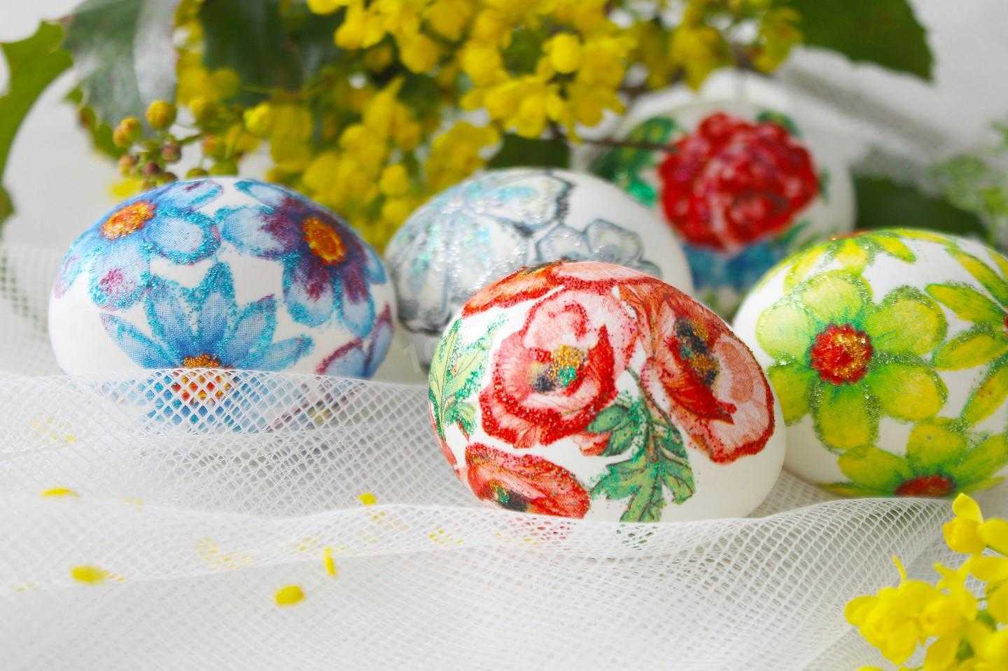 Как красить яйца на пасху салфетками бумажными: фото пошагово, своими руками