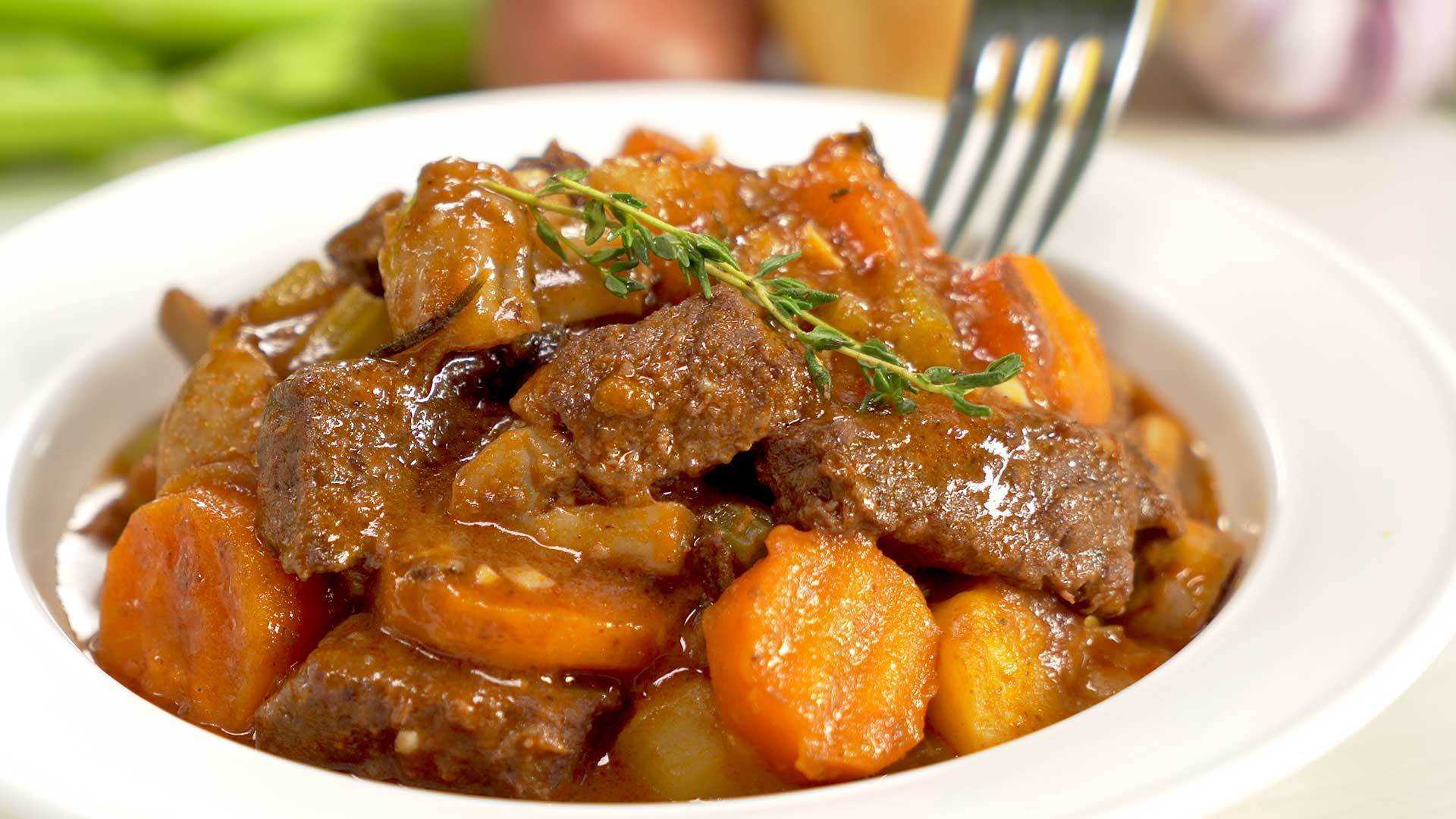 Тушёная капуста с мясом