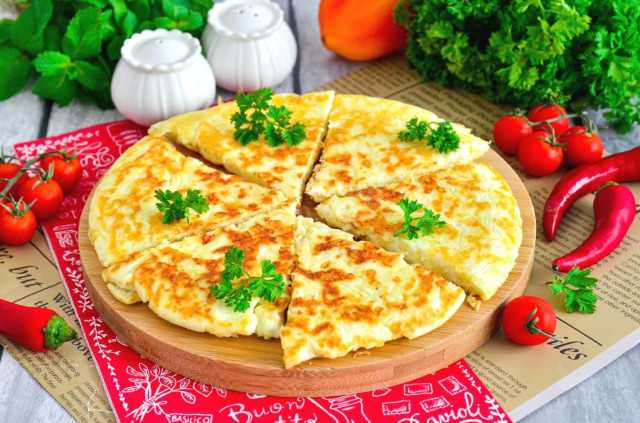 Лепешки с картошкой на сковороде + простой рецепт теста на кефире