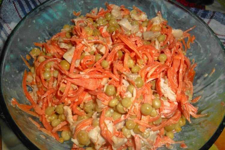 8 вкусных рецептов салата с копчёной курицей и корейской морковью