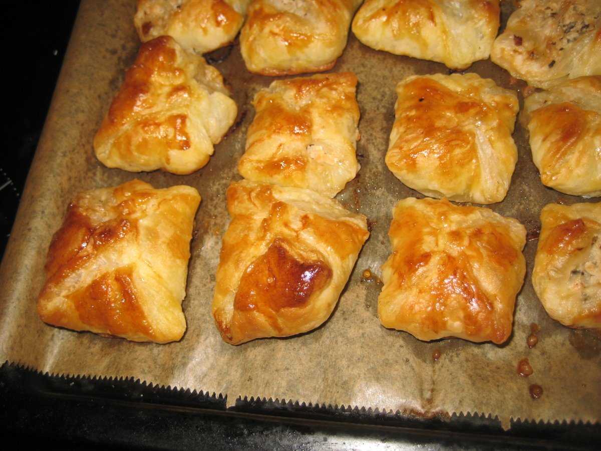 Пирожки из слоеного теста - 15 простых и вкусных рецептов на каждый день