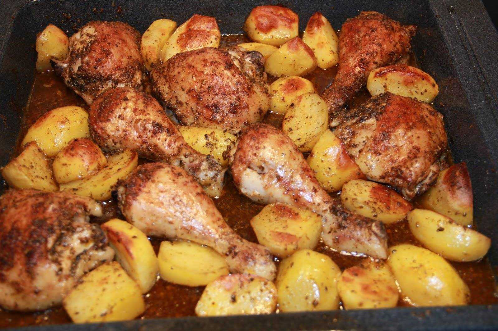 Курица с картошкой в духовке быстро